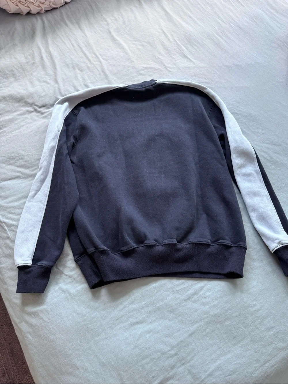 Hollister Oracle Red Bull Racing Embroidered Crewneck Sweatshirt Navy Small